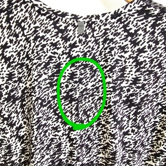 Nike Essential Pronto Black & White Patterned Short Sleeve Dri-Fit Running Top - Picture 11 of 14